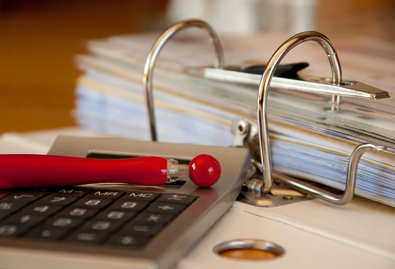 filing cabinet, invoices, accounting, archives, documents, accounting, accounting, accounting, accounting, accounting, documents. What order should you open filing history documents in?